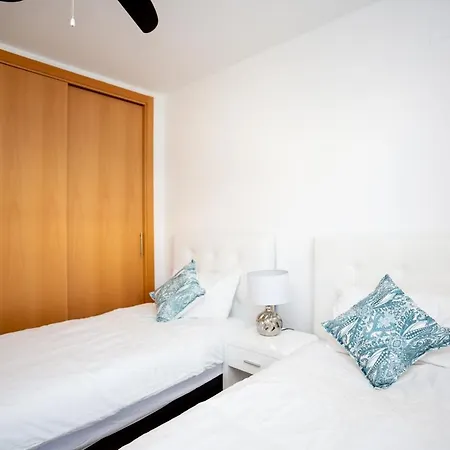 Apartment Lets In The Sun Calablanca